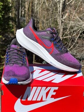 Nike Air Zoom Pegasus Casual Performance Sneaker Women 8.5| fits Youth GS 7Y NEW